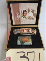 John Wayne Collectable Knife & Lighter In Wood Box