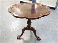 VINTAGE CHIPPENDALE BALL & CLAW PIE CRUST TABLE