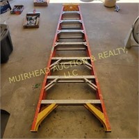 WERNER 8' FIBERGLASS STEP LADDER