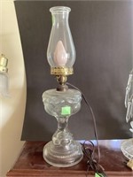 VINTAGE OIL LAMP HAS BEEN ELECTRIFIED 20" HIGH