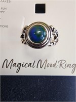 Silver toned mood ring size M