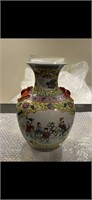 Antique Chinese family rose vase in good conditiom