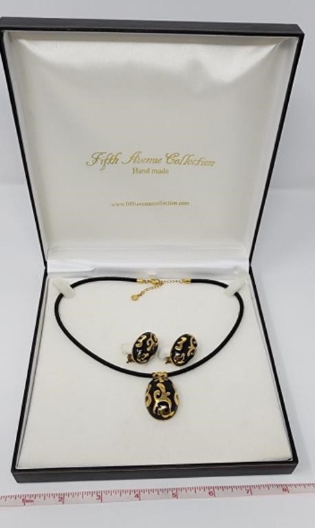 Fifth Avenue Butler Necklace Earring Set