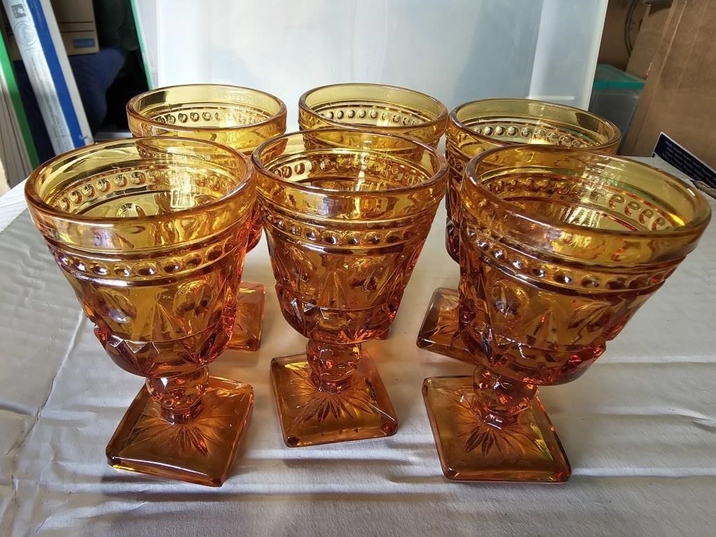 Vintage pressed glass 3.5"h