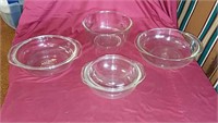 4pc Pyrex glass bowls (1 with lid) and misc. glass