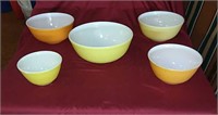 5pc set of colored Pyrex mixing bowls