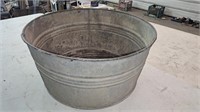 Antique 20? Inch galvanized wash tub