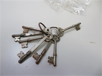 7 Antique Skeleton Keys