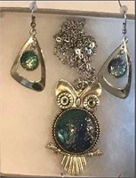 What a Hoot Green Owl Pendant Set