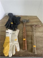 Hammer , chisel, 2 pairs of gloves
