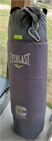 EVERLAST PUNCHING BAG