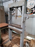 Steel Framed Garage Press with Adj Bed