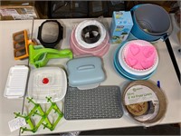 LOT OF ASSORTED KITCHEN ACCESSORIES