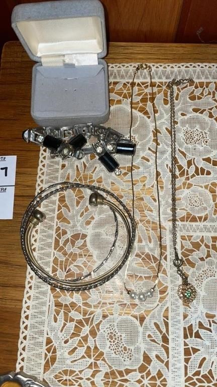 Vintage jewelry lot- variety of