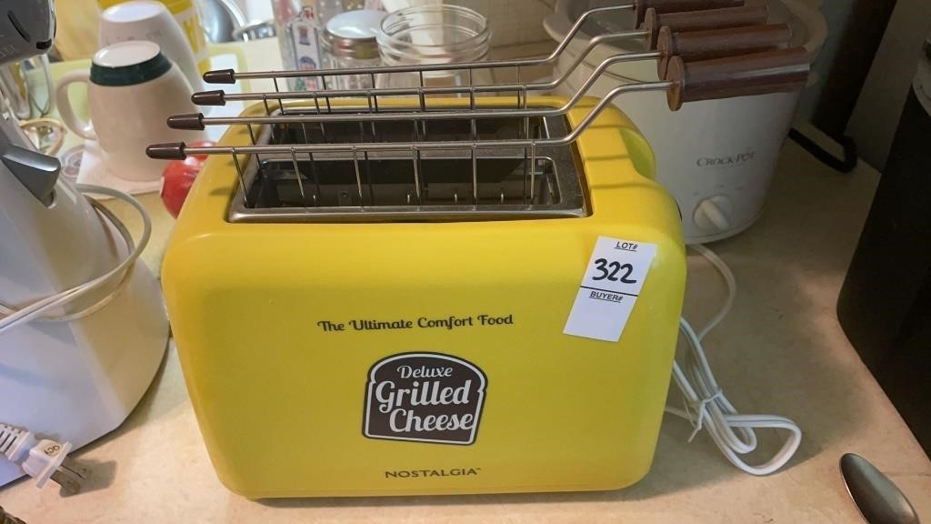 Nostalgia grilled cheese maker