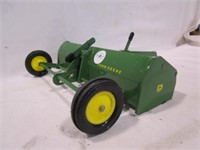 John Deere Fertilize Spreader