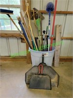 Asst Cleaning Tools-walking Sticks, Driveway marke