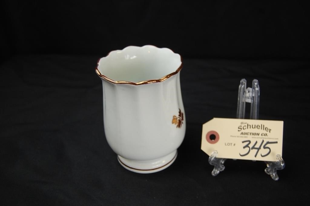 Tea Leaf - Antiques & Collectibles Auction