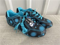 Boys Soccer Shoes Size 6