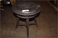 OLD WOOD PIANO STOOL.  WINDS UP