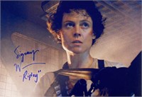 Autograph Alien Photo