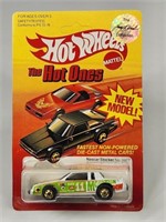 HOT WHEELS HOT ONES NASCAR STOCKER LARRY WOOD