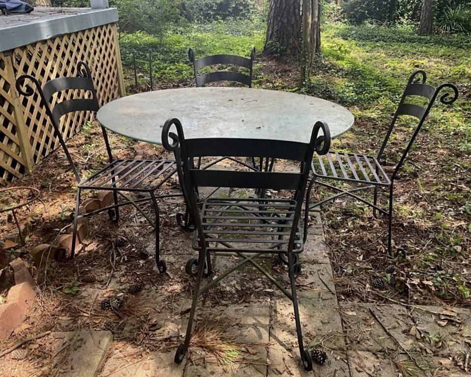 Round Glass Top Table and 4 Iron Chairs