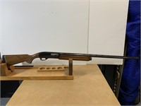 Remington 1100 12 gauge semi auto shotgun