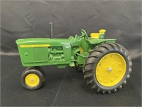 John Deere die-cast tractor, 1/16 scale