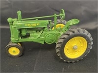 Ertl John Deere Model G tractor, 1/16 scale