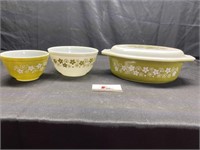 Pyrex bowls and casserole dish