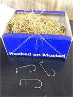 1000pcs - Mustad 2/0  Gold Hooks