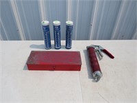 NEVER USED GREASE GUN / 3 TUBES GREASE
