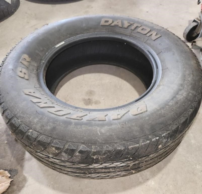 Dayton P225.70.R15 tire