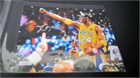 Kobe Bryant signed 8x10 photo COA