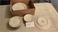 Newcor stone ware, 7 dinner plates, 7 plates, 6