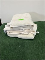 4 bath towels