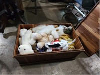 Chest trunk with plush and blankets