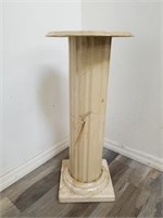 Ceramic pedestal