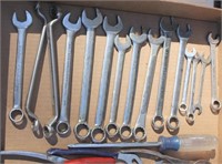 2 flat lots- 29 wrenches; 2 adjustable wrenches