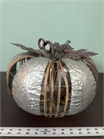 Metal pumpkin home decor