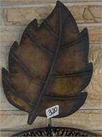 Wall decor metal leaf