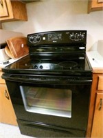 Amana 30 x 28 Electric 4 burner stove/oven