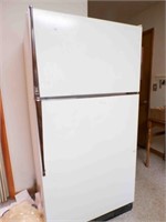 Sears Goldspot 32 x 65 Refrigerator 17 cubic feet