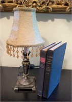 ACCENT LAMP W/ BOOKS
