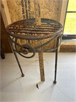 Metal plant stand