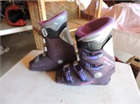 Size 9 Nordica Ski Boots