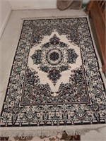 Approx 5x8 rug