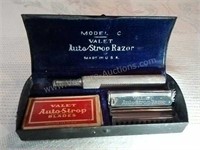 Vintage Valet Auto Strop Razor  Model C in Case