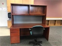 Large Wooden Office Desk w/Back Hutch